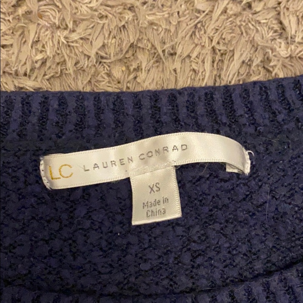 sweater - Picture 2 of 3